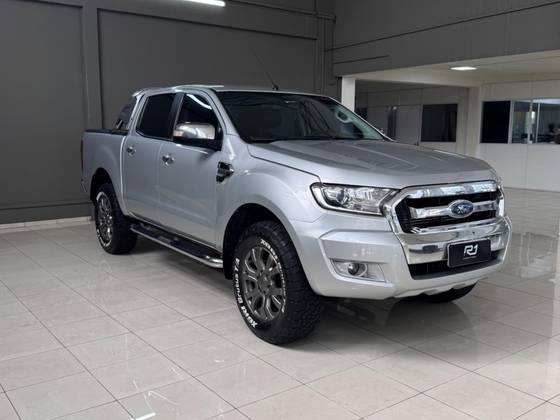 FORD RANGER 3.2 XLT 4X4 CD 20V DIESEL 4P AUTOMÁTICO FORD RANGER 3.2 XLT 4X4 CD 20V DIESEL 4P AUTOMÁTICO
